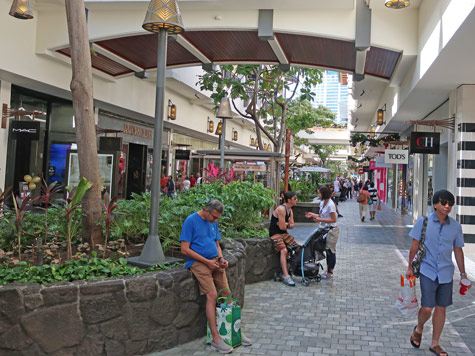 Ala Moana Shopping Center - Massive Shopping Complex, Honolulu Hawaii