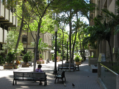 Fort Street Mall in Honolulu Hawaii